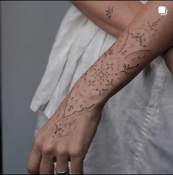 corina.tattoo, Guest Artist bei True Canvas Wien – Floral / Botanisch, Mandalas / Ornamente