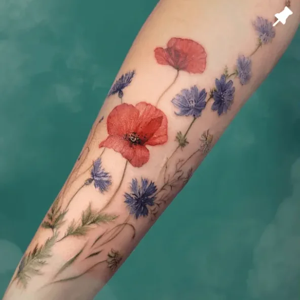 maja_the_bee_tattoo, Guest Artist bei True Canvas Wien – Realismus – Farbe, Floral / Botanisch
