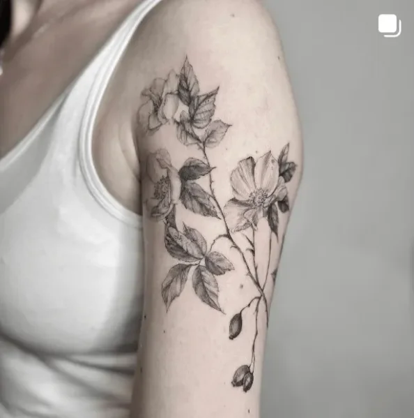 martinataufer, Guest Artist bei True Canvas Wien – Floral / Botanisch, Fineline / One Line / Tiny Tattoos / Schriftzüge
