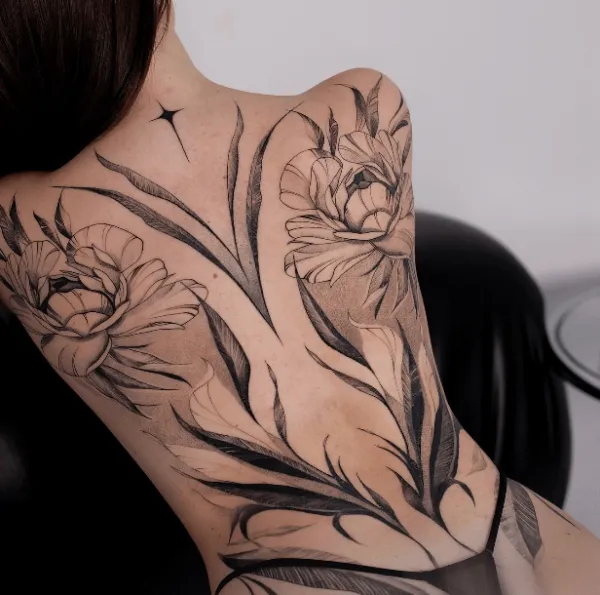 mary_line.tattoo, Guest Artist bei True Canvas Wien – Floral / Botanisch, Fineline / One Line / Tiny Tattoos / Schriftzüge, Mandalas / Ornamente