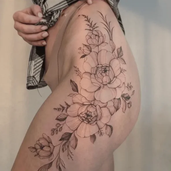 merry_tattoomerry_tattoo, Guest Artist bei True Canvas Wien – Floral / Botanisch, Sketchy, Fineline / One Line / Tiny Tattoos / Schriftzüge