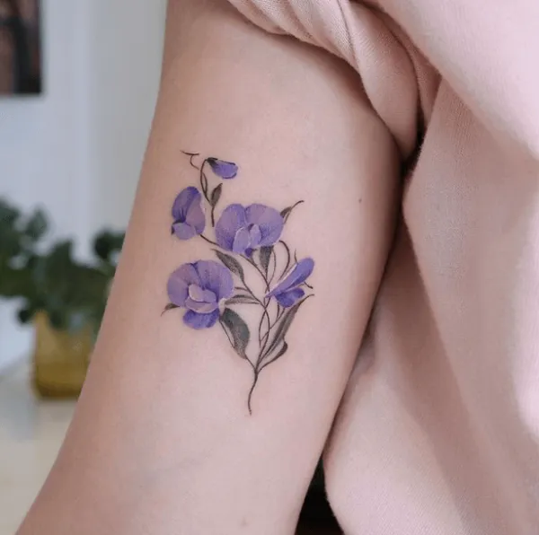 mo.no.tattoo, Guest Artist bei True Canvas Wien – Realismus – Farbe, Floral / Botanisch