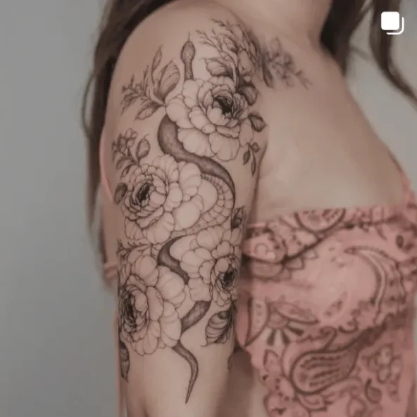 seaphiya.tattoo, Guest Artist bei True Canvas Wien – Fineline / One Line / Tiny Tattoos / Schriftzüge, Floral / Botanisch
